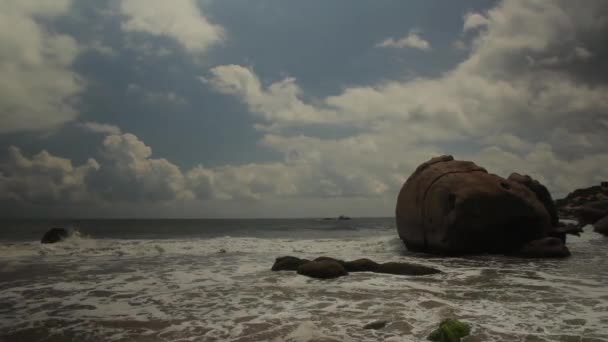 Costa marítima do Sri Lanka Oceano. Paisagem . — Vídeo de Stock