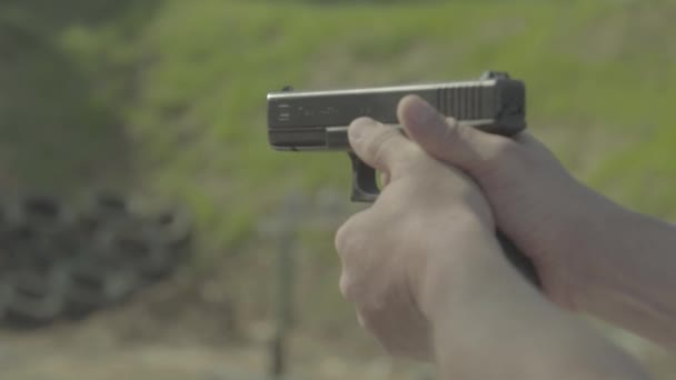 총의 근접 촬영 — 비디오