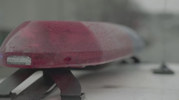 Flashing flasher on the roof of a police car. Blinker. Close-up. — Stock Video