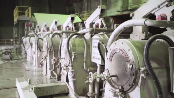 El trabajo de la máquina de la fábrica de papel. Kiev. Ucrania — Vídeo de stock