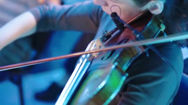 Крупним планом грати на скрипці . — стокове відео