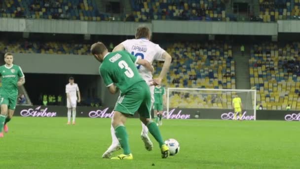 Fußballspiel im Stadion. Zeitlupe. olimpiyskiy. kyiv. Ukraine. — Stockvideo