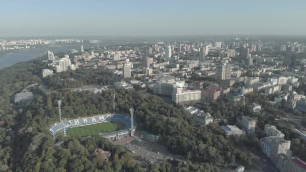 KYIV, UCRANIA - 10 DE SEPTIEMBRE DE 2019. Estadio Dynamo Kyiv Lobanovskyi Vista aérea — Vídeo de stock