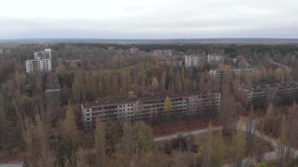 Pripyat, Ukrajina - 22. listopadu2019. Černobylská vyloučená zóna. Pripyat. Letecký. — Stock video