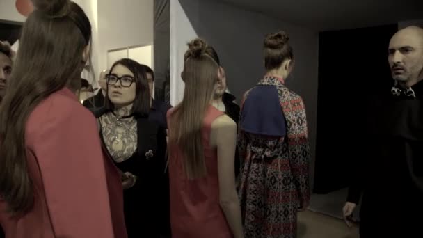 Backstage fashion show. Preparation — Stock Video