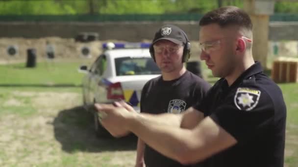 警察官の訓練。キエフ。ウクライナ. — ストック動画