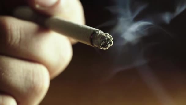 Fumer cigarette gros plan macro .