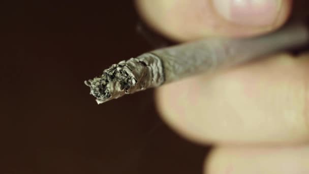 Fumer cigarette gros plan macro .