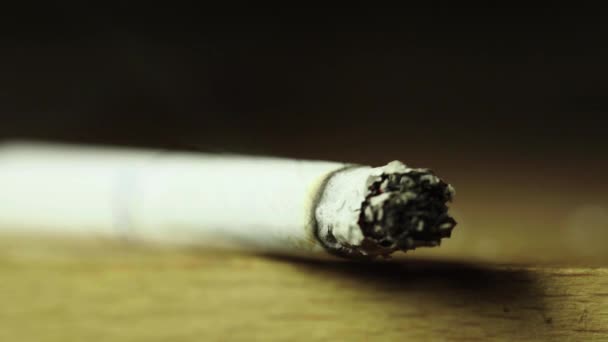 タバコの喫煙閉鎖マクロ. — ストック動画