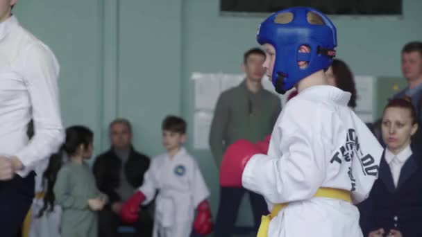 Taekwondo wedstrijden. Kinderen. Kiev. Oekraïne — Stockvideo