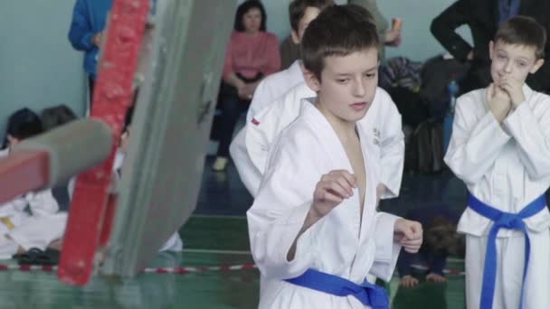 태권 도 대회. 아이들. 느린 동작. Kyiv. 우크라 이나 — 비디오
