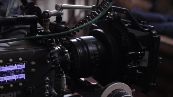 Camera tijdens het filmen. Filmmaken. Schieten. Filmproductie. — Stockvideo