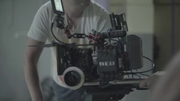 Camera tijdens het filmen. Filmmaken. Schieten. Filmproductie. — Stockvideo