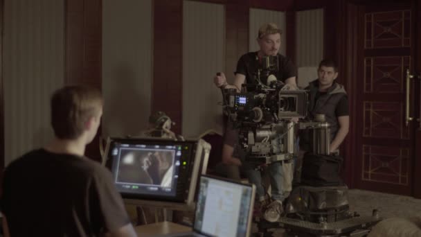 Filmcrew tijdens het filmen. Filmmaken. Schieten. Filmproductie — Stockvideo