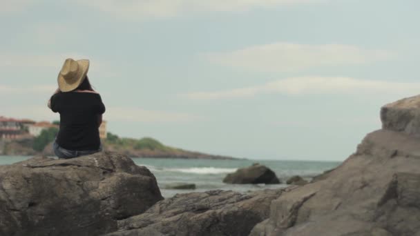 Ragazza vicino al mare. Sozopol. Bulgaria — Video Stock