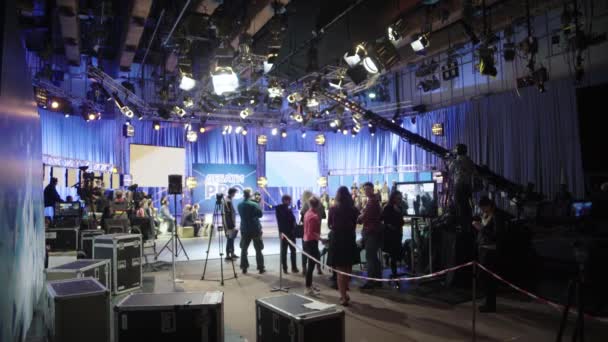 Recording TV shows in a TV studio — Stock Video