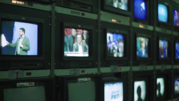 Monitor monitors in a TV studio during TV recording. Control room. — Stock Video