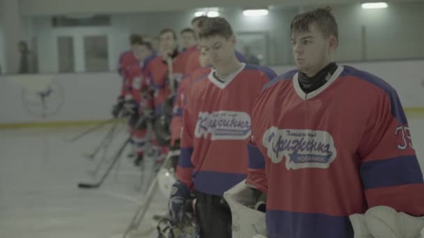 Jogo de hóquei. Jogadores de hóquei durante o jogo — Vídeo de Stock