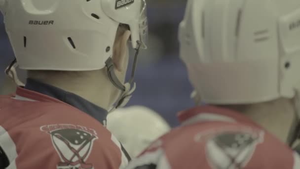 Partido de hockey. Jugadores de hockey durante el juego — Vídeos de Stock