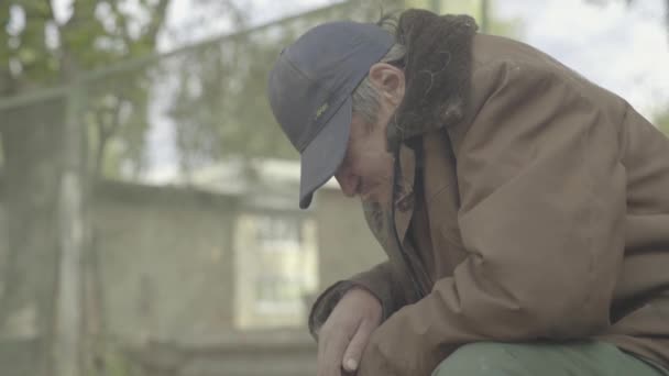 Cerşetor vagabond vagabond. Sărăcia. Vagrancy. Kiev. Ucraina . — Videoclip de stoc