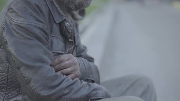 Mendiant clochard de SDF. La pauvreté. Un vagabondage. Kiev. Ukraine. — Video