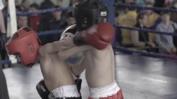 Kickboxing. La rissa sul ring. Competizione. Kiev. Ucraina. Rallentatore — Video Stock