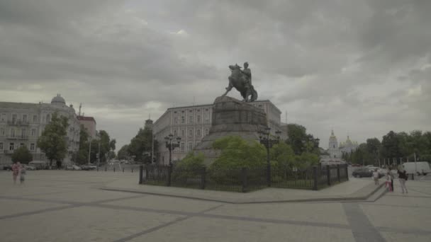 Bogdan Khmelnitsky anıtı. Kyiv. Ukrayna — Stok video