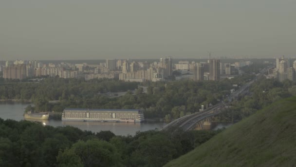Ποταμός Dnipro. Κίεβο. Ουκρανία — Αρχείο Βίντεο
