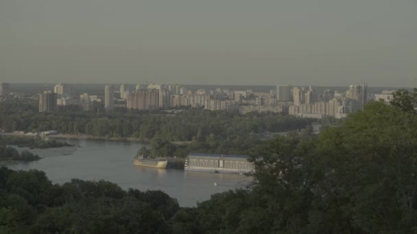 Rzeka Dnipro. Kijów. Ukraina — Wideo stockowe