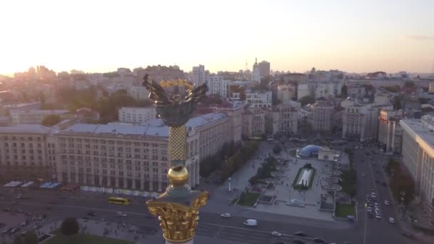 Plac Niepodległości. Maidan. Pomnik. Z powietrza. Kijów. Ukraina. — Wideo stockowe