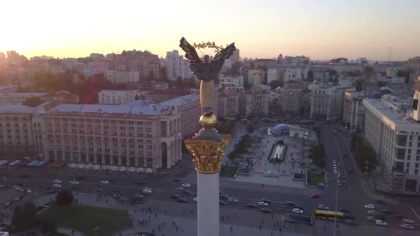 Plac Niepodległości. Maidan. Pomnik. Z powietrza. Kijów. Ukraina. — Wideo stockowe