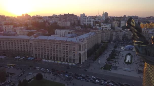Πλατεία Ανεξαρτησίας. Μαϊντάν. Μνημείο. Εναέρια. Κίεβο. Ουκρανία. — Αρχείο Βίντεο