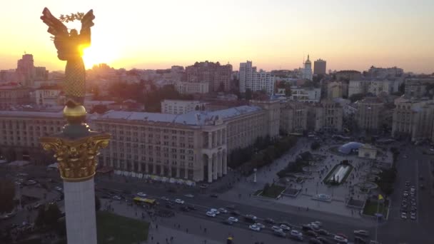 Praça da Independência. Maidan. Monumento. Aéreo. Kiev. Ucrânia . — Vídeo de Stock