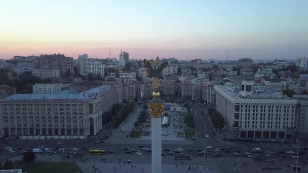 Piazza dell'Indipendenza. Maidan. Monumento. Aereo. Kiev. Ucraina . — Video Stock