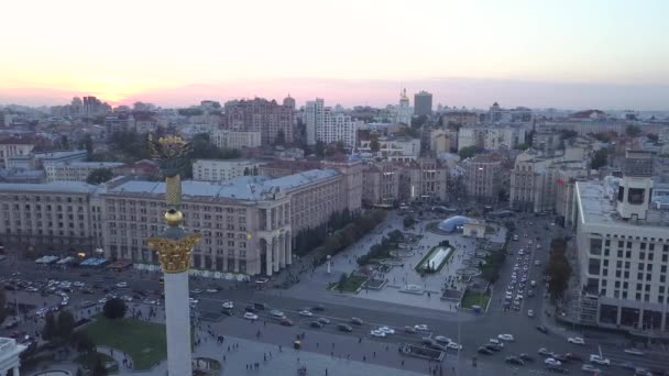 Praça da Independência. Maidan. Monumento. Aéreo. Kiev. Ucrânia . — Vídeo de Stock