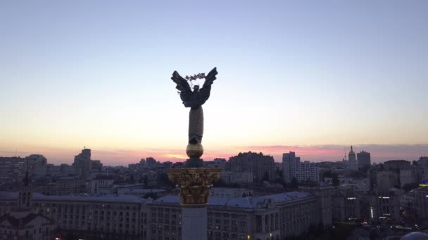 Praça da Independência. Maidan. Monumento. Aéreo. Kiev. Ucrânia . — Vídeo de Stock