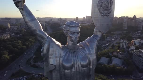 Monument Moederland. Luchtfoto. Kiev. Oekraïne — Stockvideo