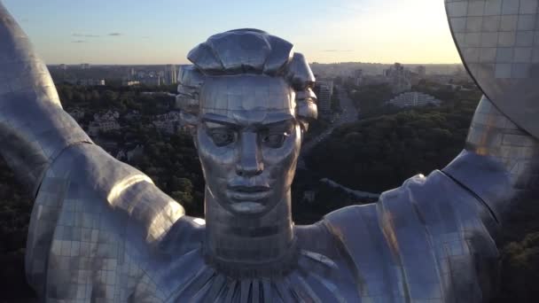 Monument Moederland. Luchtfoto. Kiev. Oekraïne — Stockvideo