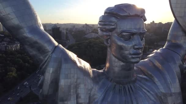 Monumento a la Patria. Aérea. Kiev. Ucrania — Vídeos de Stock