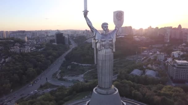 Μνημείο Μητέρα γη. Εναέρια. Κίεβο. Ουκρανία — Αρχείο Βίντεο