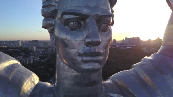 Monumento a la Patria. Aérea. Kiev. Ucrania — Vídeos de Stock