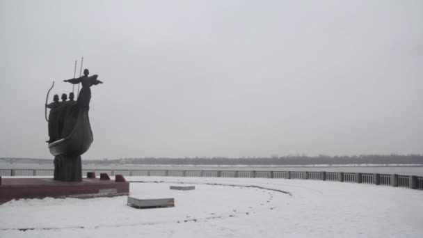 Monument to the founders of Kyiv. Winter. Ukraine — 비디오