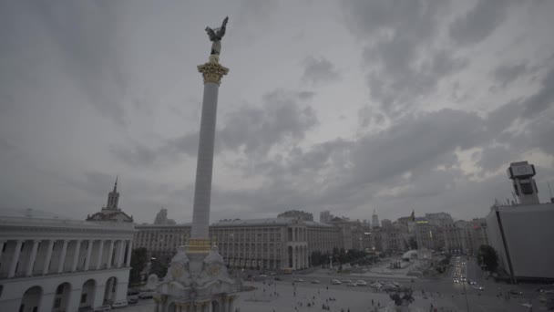 Plaza de la Independencia. Maidan. Kiev. Ucrania — Vídeo de stock