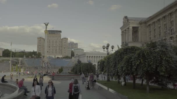 Plaza de la Independencia. Maidan. Kiev. Ucrania — Vídeo de stock