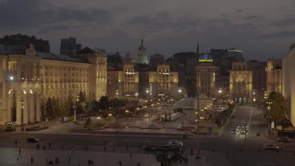 Πλατεία Ανεξαρτησίας τη νύχτα. Μαϊντάν. Κίεβο. Ουκρανία — Αρχείο Βίντεο