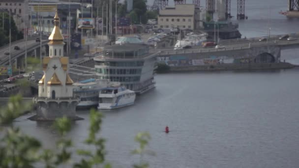 De rivier de Dnipro. Kiev. Oekraïne — Stockvideo