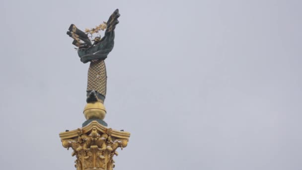 纪念碑独立广场。 迈丹 Kyiv 。 乌克兰。 冬季 — 图库视频影像