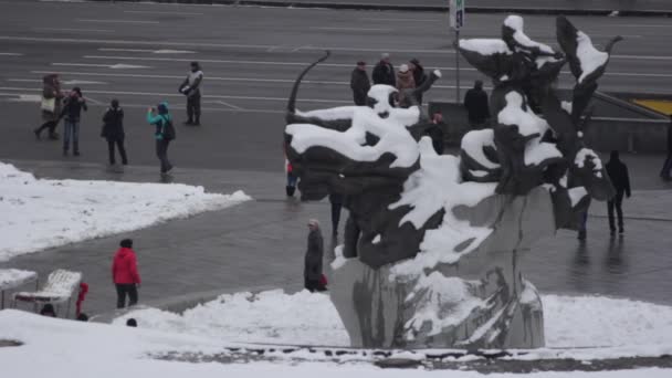 Площадь Независимости. Майдан. Киев. Украина. Зима — стоковое видео