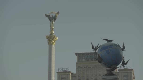 Praça da Independência do Monumento. Maidan. Kiev. Ucrânia. Inverno — Vídeo de Stock