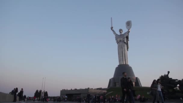 Μνημείο Μητέρα γη. Κίεβο. Ουκρανία — Αρχείο Βίντεο